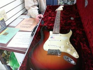 FENDER 60TH ANNIVERSARY USA DIAMOND EDITION STRATOCASTER
